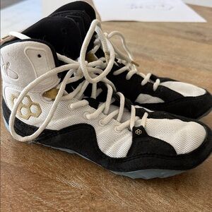 Men's Black and White Athletic Wrestling Shoes